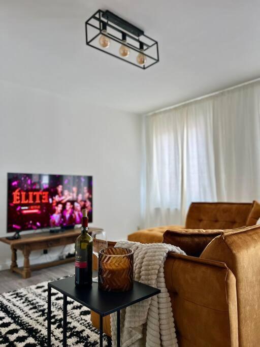 Lovely 2-bedroom Duplex W/ Balcony In